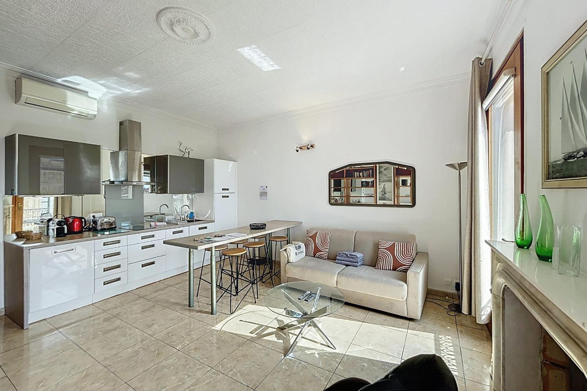 Quai St Pierre 2 Bedrooms With Balcony And Sea View Apartment