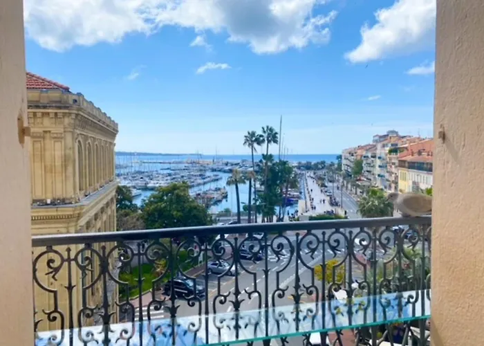 Cannes Quai St Pierre 2 Bedrooms Apt With Balcony And Sea View