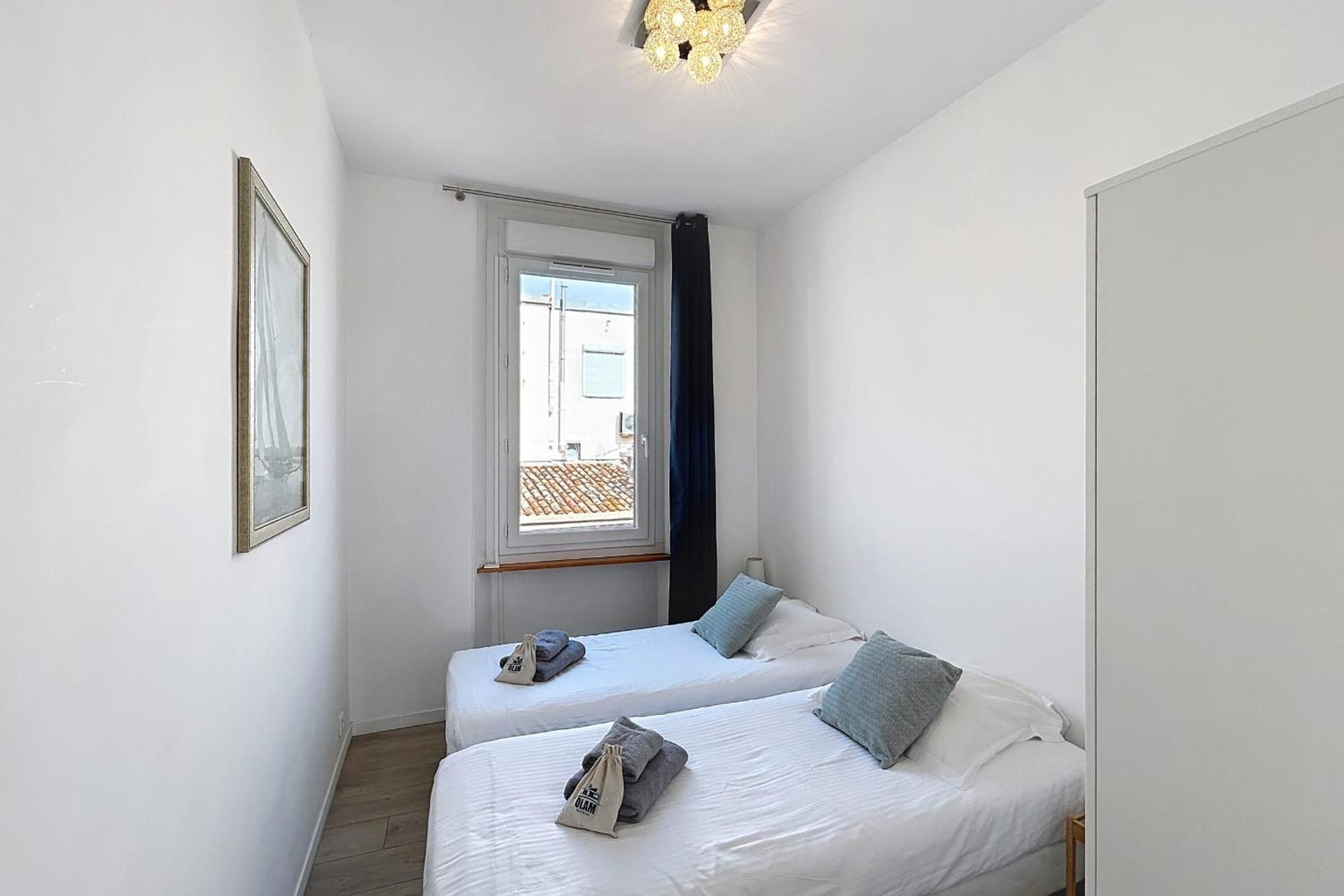 Quai St Pierre 2 Bedrooms With Balcony And Sea View Apartment *