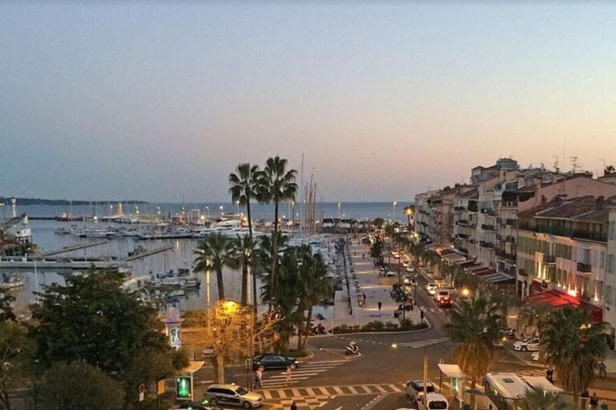 Quai St Pierre 2 Bedrooms With Balcony And Sea View *