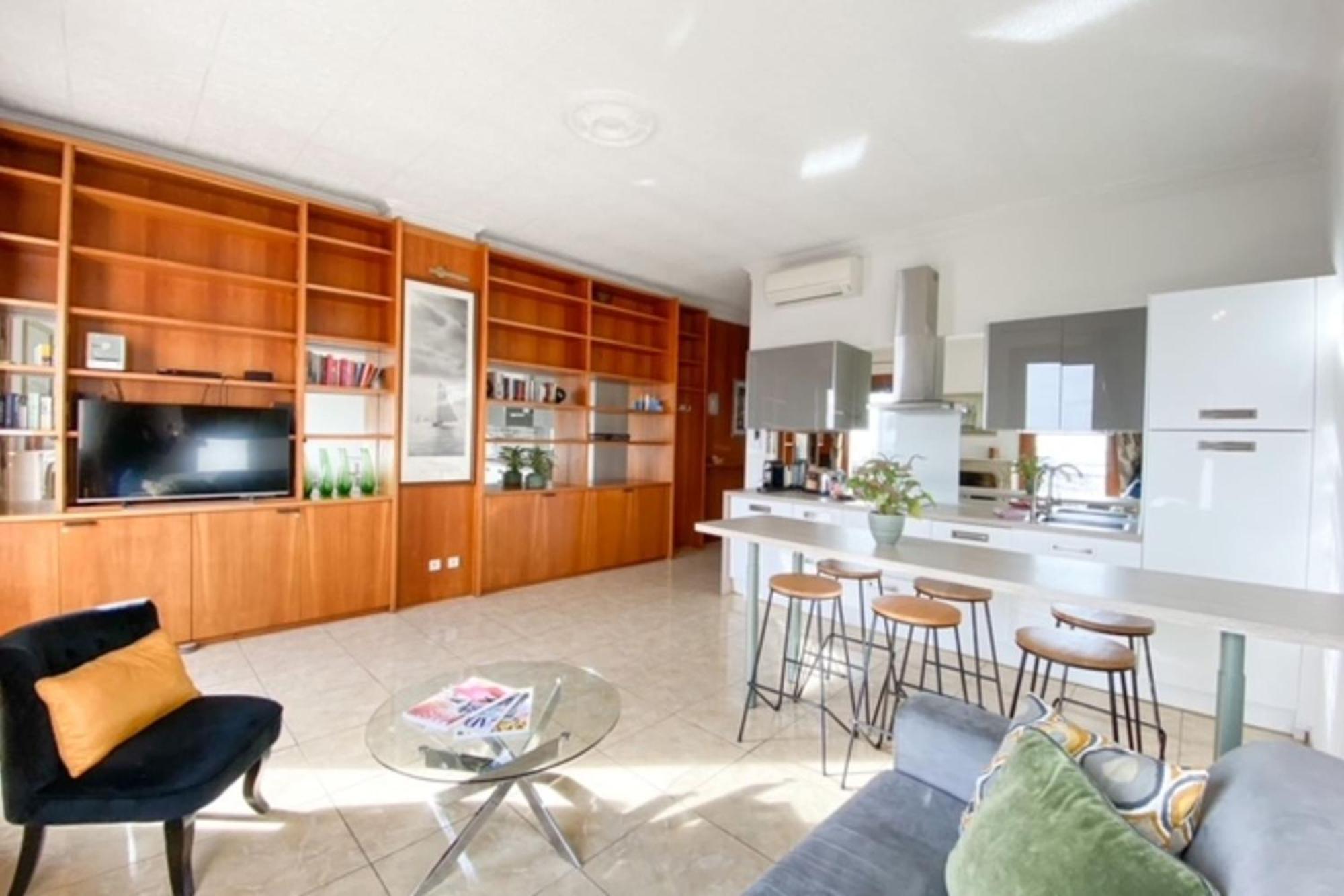 Quai St Pierre 2 Bedrooms With Balcony And Sea View Apartment *