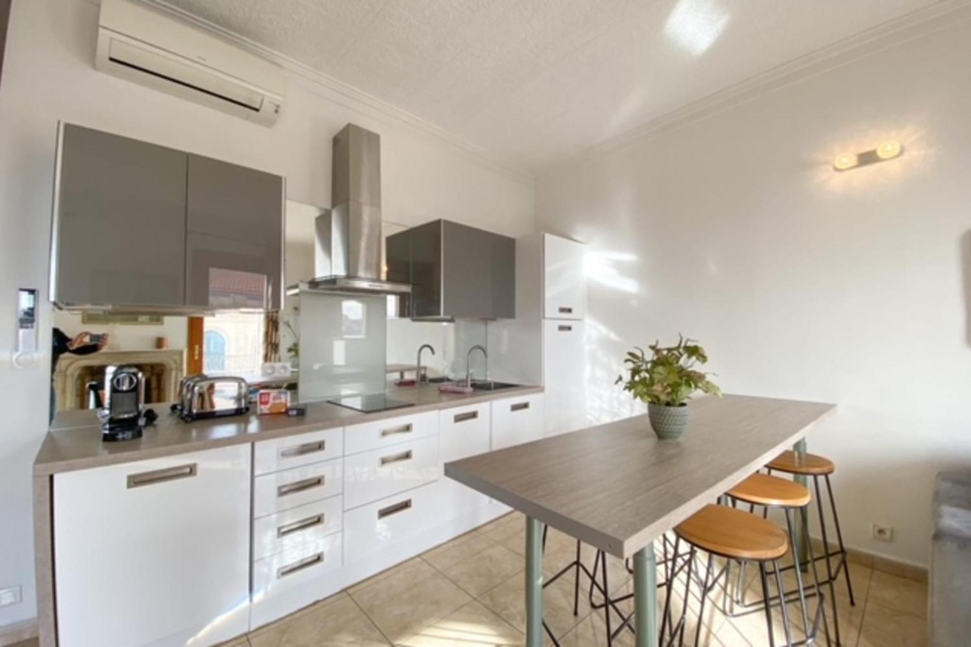 Apartment Quai St Pierre 2 Bedrooms With Balcony And Sea View